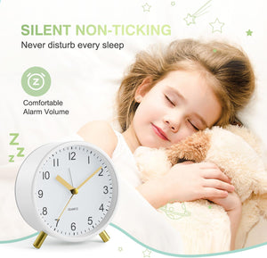 Analoger Wecker Mit Nachtlicht, Batteriebetrieben, Modischer Runder Metall Wecker Für Büro, Schlafzimmer, Ältere, Erwachsene, Kinder, Einschulung Geschenk (Weiß) Weiß