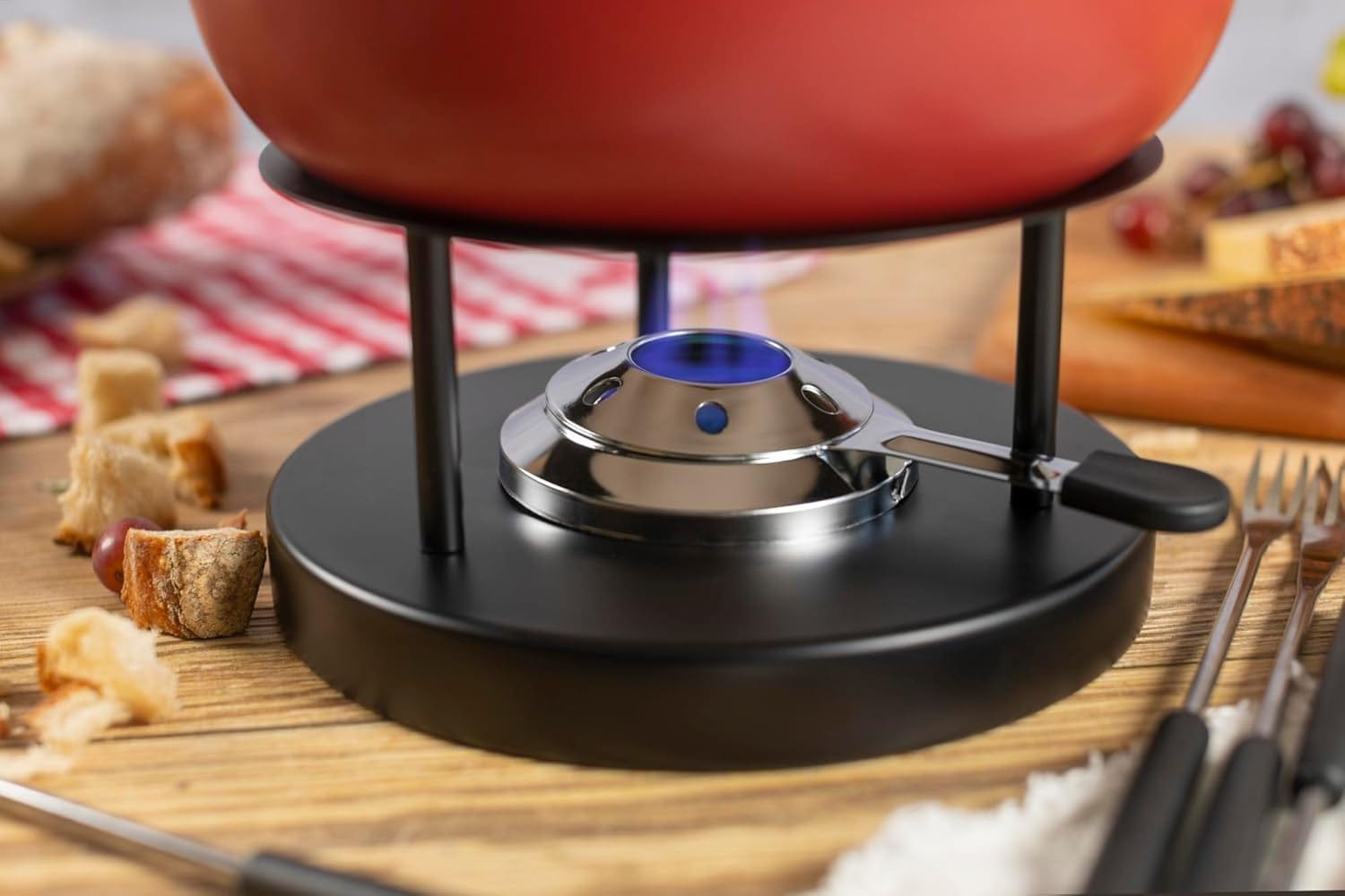KUHN RIKON Käsefondue Set Classic Rot· Ø 23 Cm, 2.6 Liter Inhalt, Ideal Für 4-6 Personen, Set Enthält 6 Gabeln, Einen Pastenbrenner (Ohne Brennpaste), Und Ein Rechaud