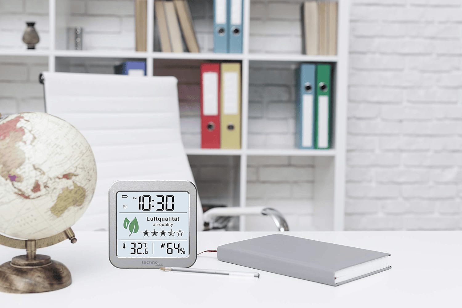 WL1020 Funkwanduhr Mit Luftgüteanzeige, Temperatur & Luftfeuchtigkeit, Tvoc-Sensor, 5-Sterne-Bewertung, Alarm, 12/24H-Format Und Schlummerfunktion – Weiß Mit Led-Hintergrundbeleuchtung Single
